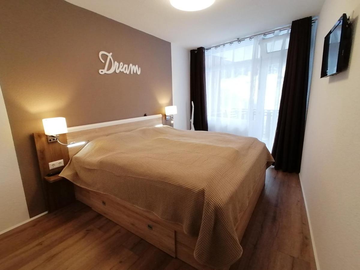 Ferienwohnung Am Schluchsee Mit Balkon & Pool Exteriör bild